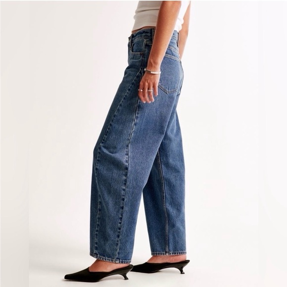 Abercrombie Mid Rise Barrel Jeans Curve Love - Picture 5 of 9